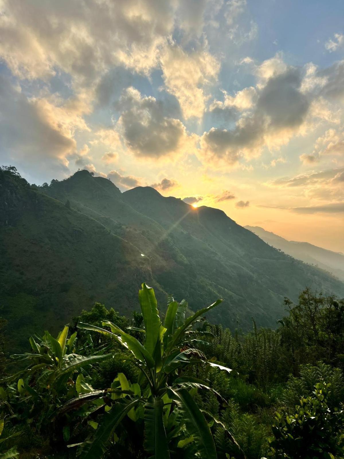 Nature Green Hotels On Rock Home เอลลา ภายนอก รูปภาพ