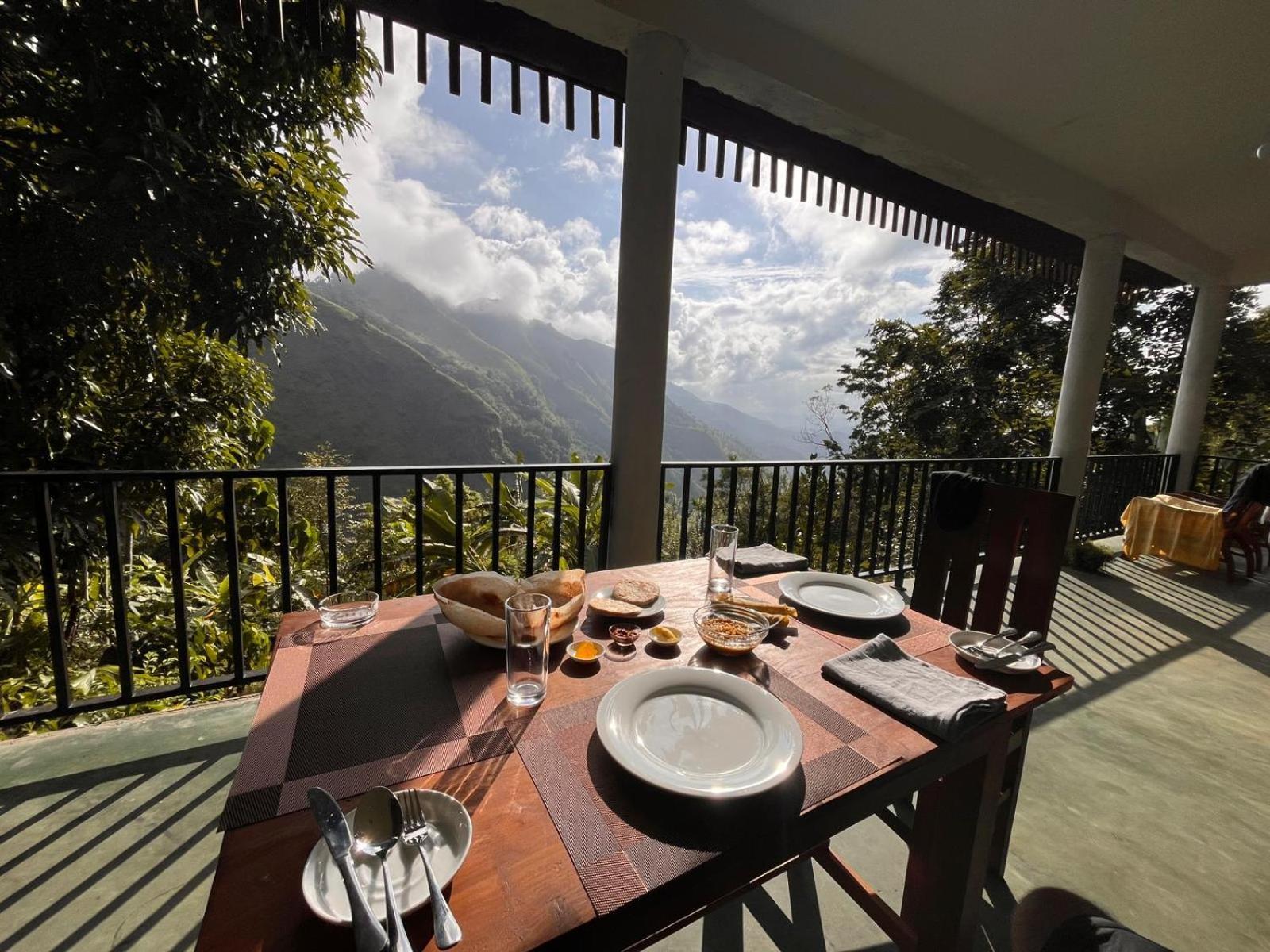 Nature Green Hotels On Rock Home เอลลา ภายนอก รูปภาพ