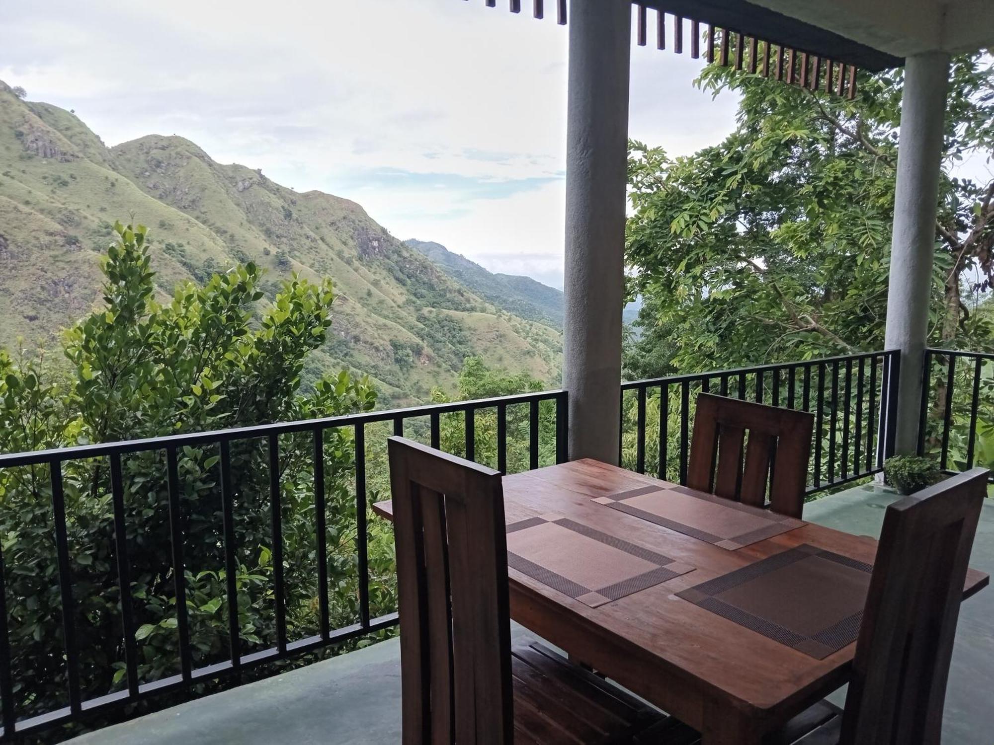 Nature Green Hotels On Rock Home เอลลา ภายนอก รูปภาพ